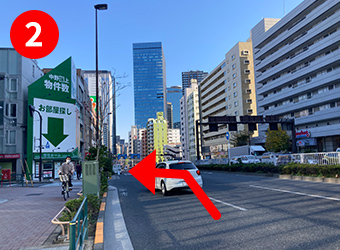 「お部屋探し」の緑の看板を左折
