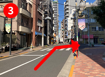 右方向へ進みます